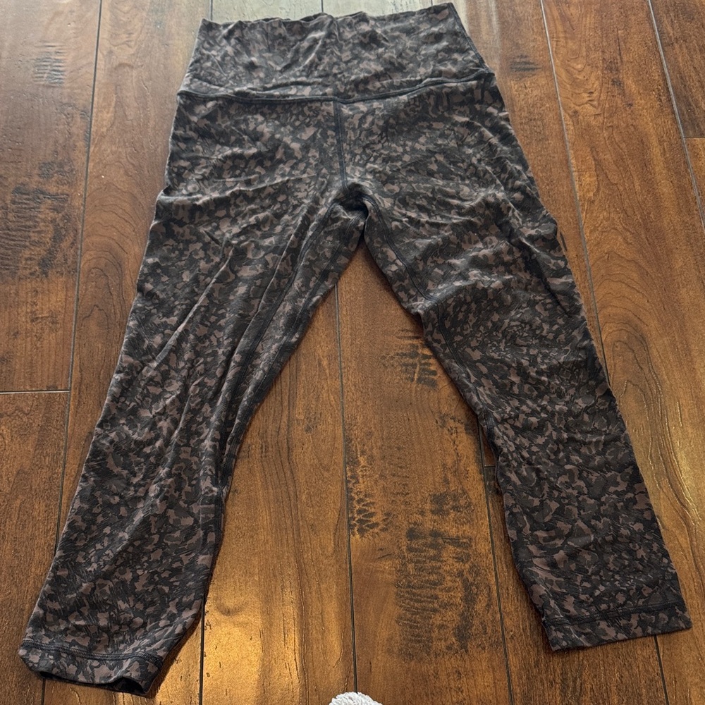 Align crop 21” size 6